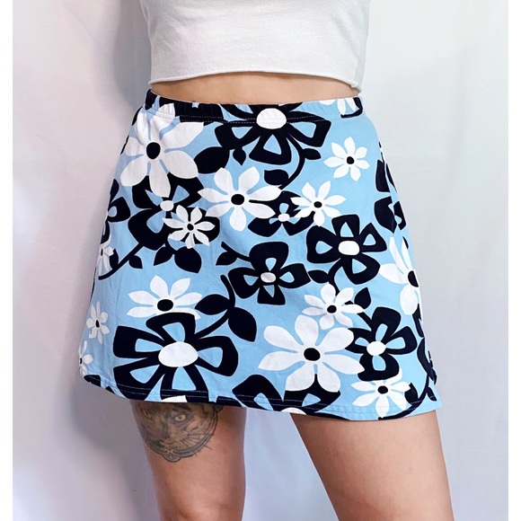 Vintage Dresses & Skirts - Vintage Tail Retro Floral 90’s Mini Skirt